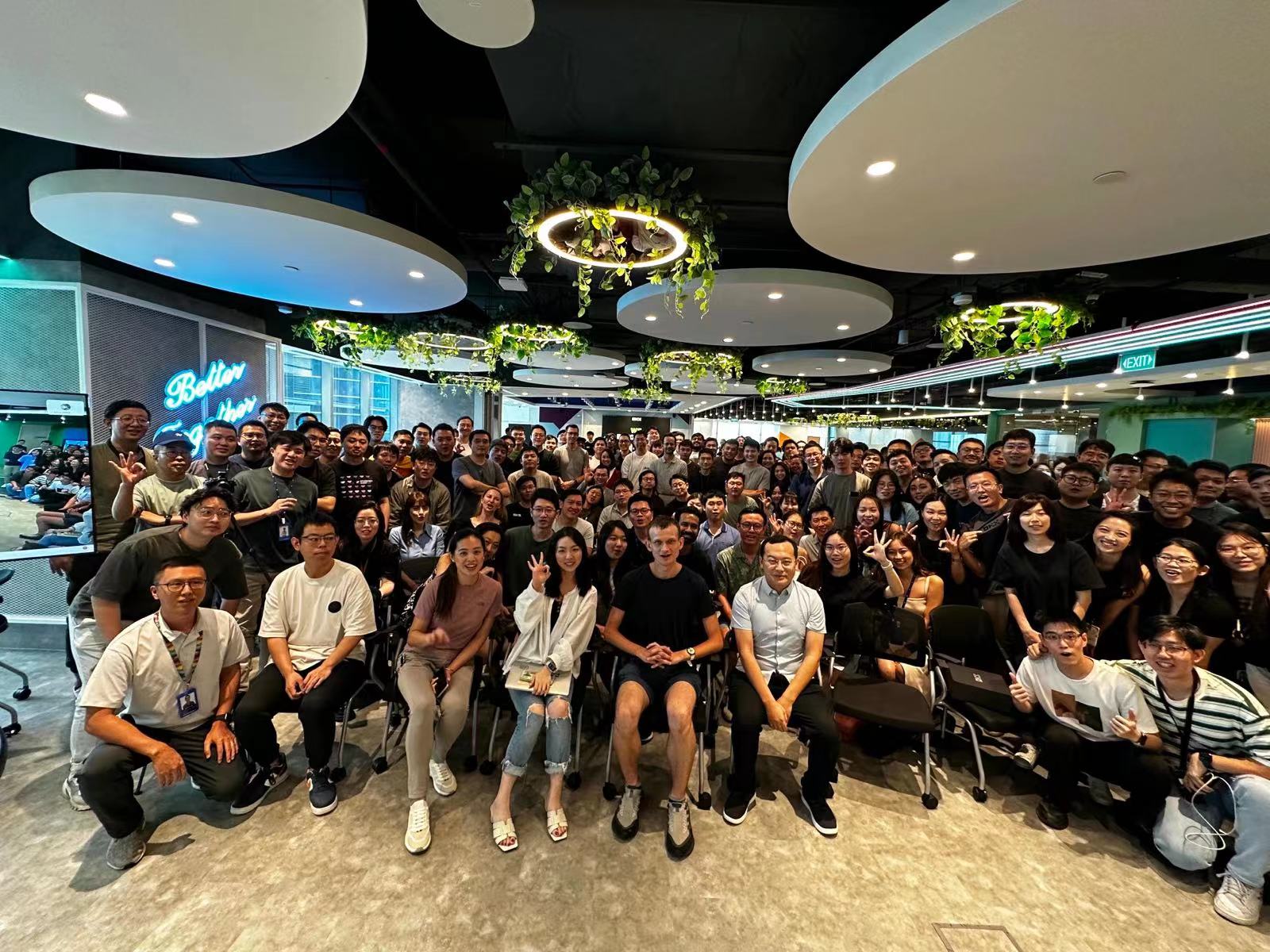 以太坊联合创始人Vitalik 今日拜访OKX 新加坡办公楼并发表闭门演讲- 行情- 吴说- 区块链快讯与深度内容平台